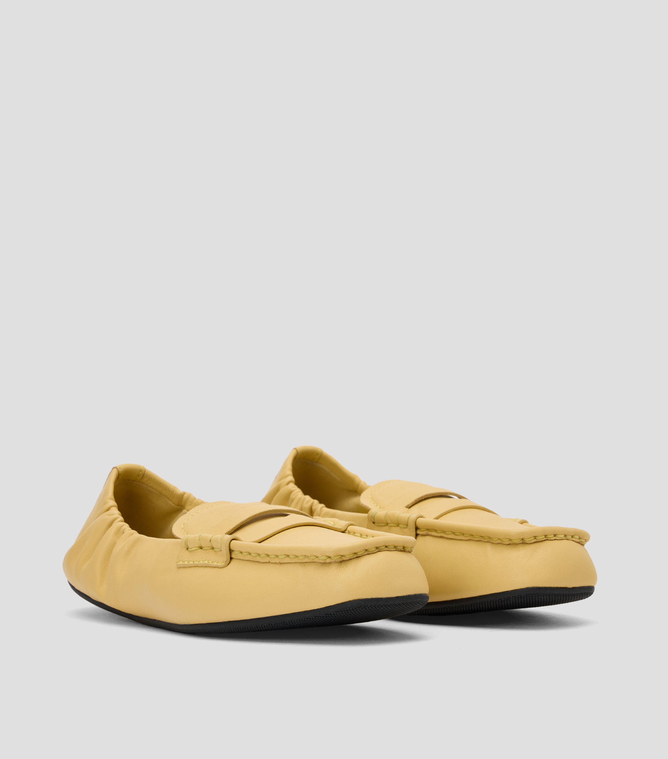 Mocasines en cuero liso Mujer
